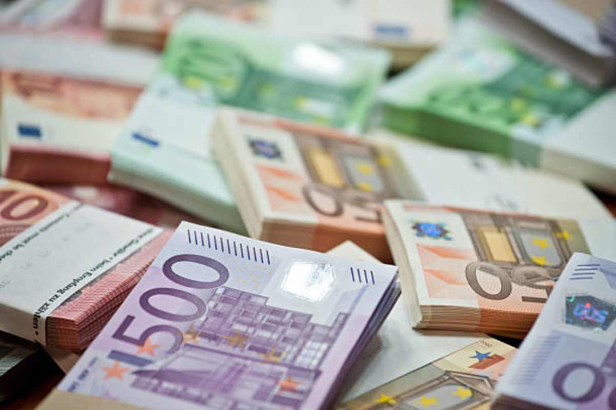 Il dollaro americano vale più dell'Euro?