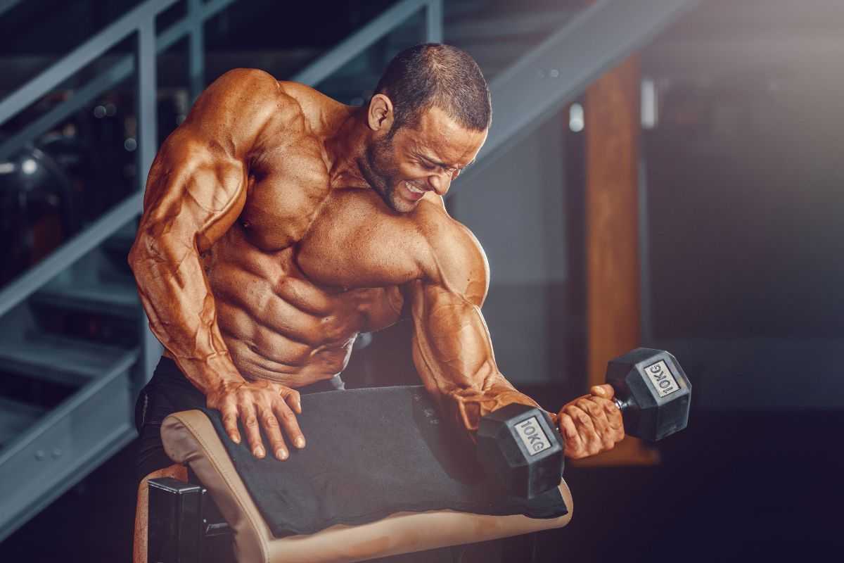 pause allenamento aumentano muscoli